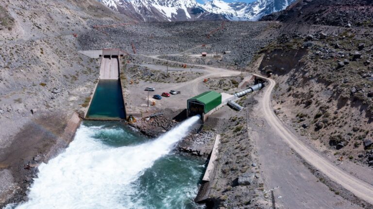 Aguas Andinas y autoridades regionales entregan positivo balance de simulacro de descarga preventiva del Embalse El Yeso