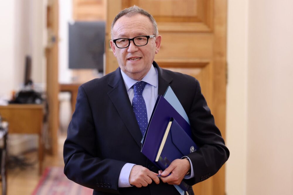 Gobierno ingresa 20 urgencias legislativas: Van iniciativas de exPdte Boric