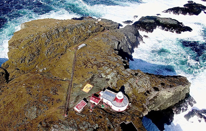 En Faro islotes Evangelistas se han escrito miles de historias entre viento, mar y soledad