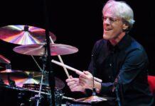 Histórico baterista de The Police, Stewart Copeland llega a Chile con un único concierto en el Teatro Municipal de Santiago