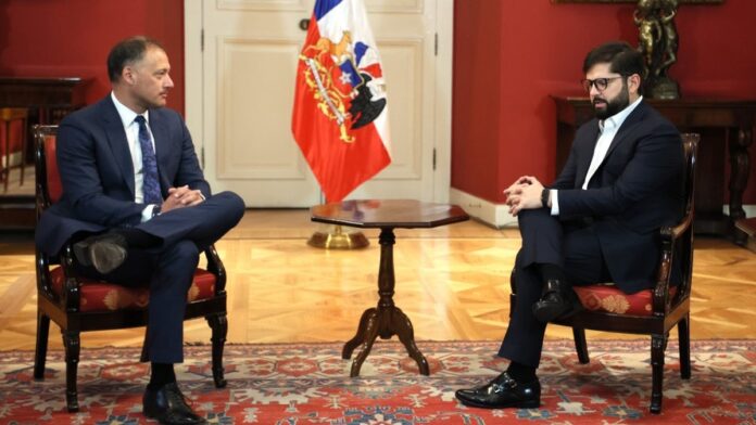 Diputado José Miguel Castro y Pdte. Gabriel Boric