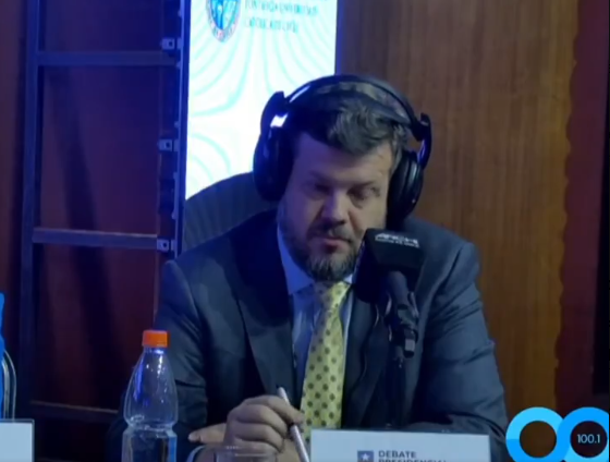 Opera Captura de pantalla_2025-11-04_090716_x.com