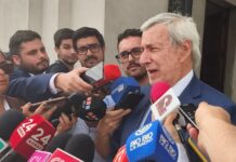 Canciller reconoció que tomó «conocimiento bastante tardío» de entrevista de Pakarati a radio neocelandeza y que se está evaluando