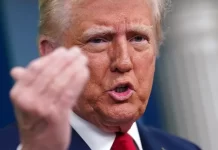 Periodista Tucker Carlson afirma que Trump anunciará la guerra con Venezuela esta noche