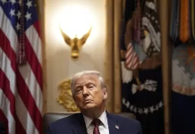 Trump dice que Maduro tiene los «días contados» y no descarta invasión terrestre