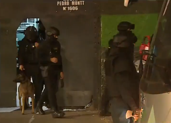 Opera Captura de pantalla_2025-12-16_085635_x.com