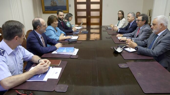 Reunión Ministra Delpiano y futuro Ministro Barros Ministerio de Defensa 24-02-2026