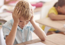 Retorno a clases: Cómo manejar la irritabilidad y la ansiedad que puede provocar en niños y adolescentes