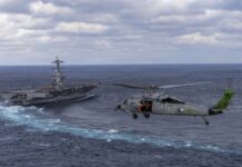 Trump anuncia escolta militar para cruzar Ormuz y seguros «razonables» a las navieras